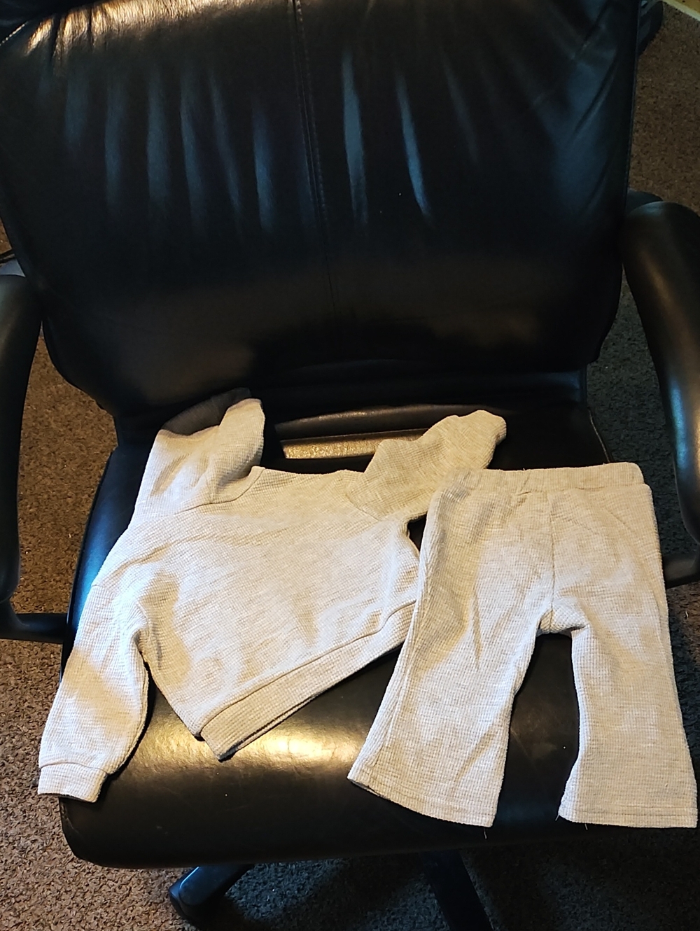 Cozy Pixies Kids Ribbed Two-Piece Set in Gray Like New 3-6 Months